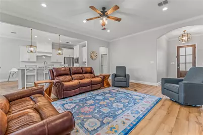 828 Day Star Drive, Hewitt, TX 76643 - Photo 5