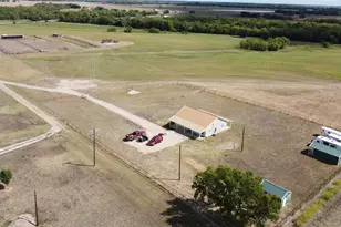 2055 Co Rd 2185, Klondike, TX 75448 - Photo 39