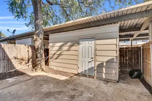 125 W Mountain Creek Dr, Grand Prairie, TX 75052 - Photo 23