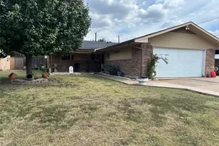 1509 4th St, Grand Prairie, TX 75051 - Photo 3