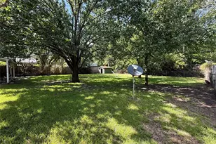 520 W Elm St, Canton, TX 75103 - Photo 5