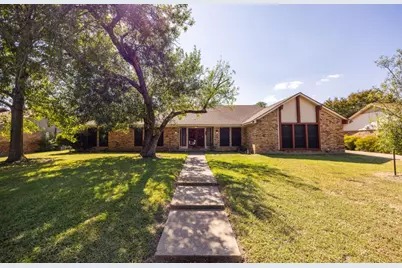640 Ivy Ann Drive, Woodway, TX 76712 - Photo 1
