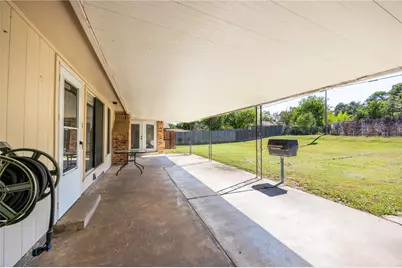 640 Ivy Ann Drive, Woodway, TX 76712 - Photo 31