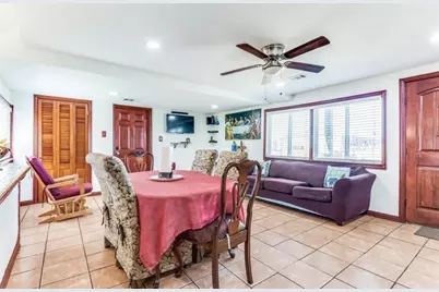 5720 Wilkes Drive, Fort Worth, TX 76119 - Photo 9