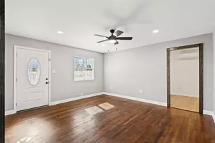 902 Turner St, Cleburne, TX 76033 - Photo 9