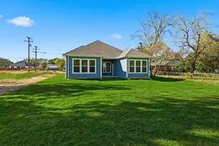 205 S Atwood St, Boyd, TX 76023 - Photo 33