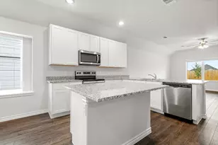 929 Rocket Plane Dr, Fort Worth, TX 76131 - Photo 5