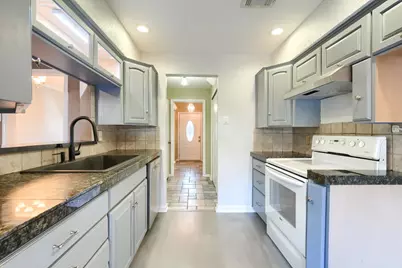 607 Trailwood Court, Garland, TX 75043 - Photo 5