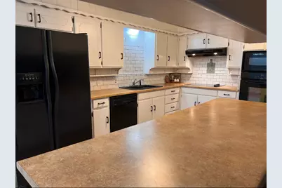 840 S Ridgeway Drive, Cleburne, TX 76033 - Photo 7