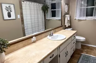 840 S Ridgeway Dr, Cleburne, TX 76033 - Photo 17