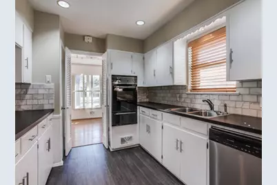 6327 Town Hill Lane, Dallas, TX 75214 - Photo 9