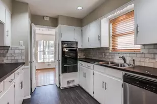 6327 Town Hill Ln, Dallas, TX 75214 - Photo 9