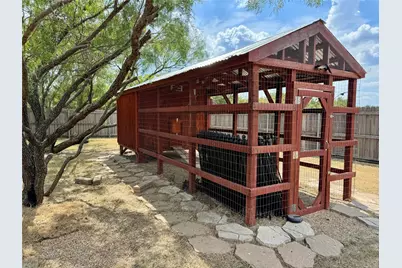 417 Lens Street, Eastland, TX 76448 - Photo 31