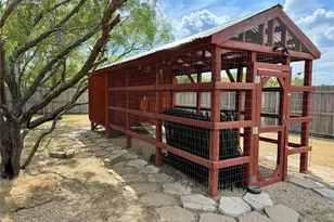 417 Lens St, Eastland, TX 76448 - Photo 31