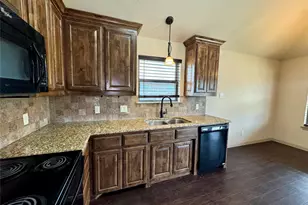 417 Lens St, Eastland, TX 76448 - Photo 11