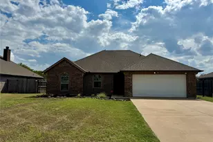 417 Lens St, Eastland, TX 76448 - Photo 3