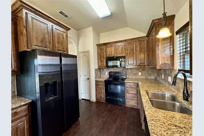 417 Lens Street, Eastland, TX 76448 - Photo 9