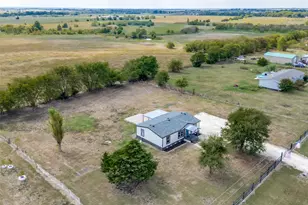 1417 Pheasant Dr, Venus, TX 76084 - Photo 1