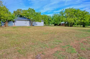 607 Baylor St, Nocona, TX 76255 - Photo 19