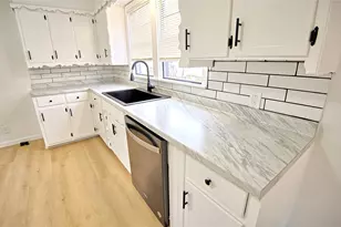 607 Baylor St, Nocona, TX 76255 - Photo 5