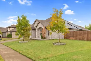 1200 Queens Brook Ln, Fort Worth, TX 76140 - Photo 3