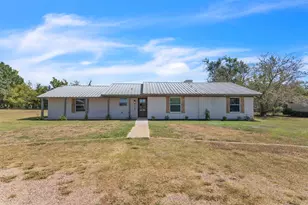 110 Twin Cir, Wortham, TX 76693 - Photo 5