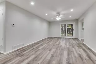 1902 Glenwick Ln, Irving, TX 75060 - Photo 3