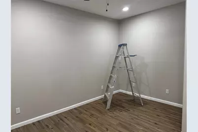 211 N Bermuda Street, Lacy Lakeview, TX 76705 - Photo 19