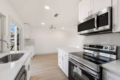 12609 Meadowcrest Lane, Balch Springs, TX 75180 - Photo 9