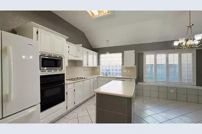 1164 Pleasant Oaks Drive, Lewisville, TX 75067 - Photo 7