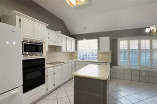 1164 Pleasant Oaks Dr, Lewisville, TX 75067 - Photo 7