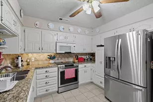 1109 Capetown Dr, Grand Prairie, TX 75050 - Photo 13