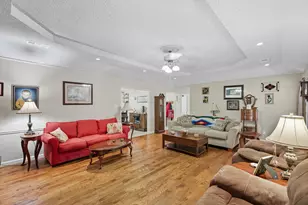 1109 Capetown Dr, Grand Prairie, TX 75050 - Photo 9