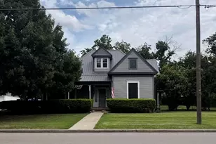 818 E Elm St, Hillsboro, TX 76645 - Photo 1