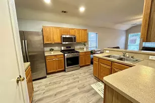 4401 Crystal Ln, Garland, TX 75043 - Photo 11