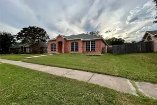 4401 Crystal Ln, Garland, TX 75043 - Photo 3