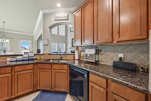 4501 Woodcrest Ln, Mansfield, TX 76063 - Photo 11