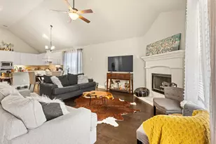 804 Bandelier Ln, Mansfield, TX 76063 - Photo 11