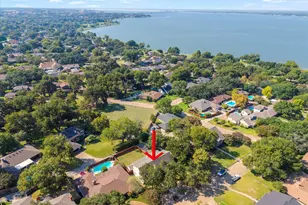 211 Rockbrook Dr, Rockwall, TX 75087 - Photo 3