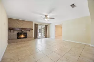 211 Rockbrook Dr, Rockwall, TX 75087 - Photo 7