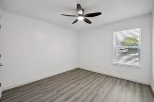 809 W Broadus Ave, Fort Worth, TX 76115 - Photo 9