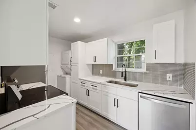 809 W Broadus Avenue, Fort Worth, TX 76115 - Photo 1