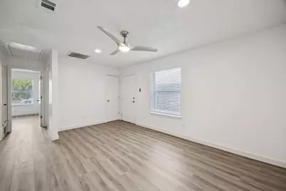 809 W Broadus Avenue, Fort Worth, TX 76115 - Photo 7