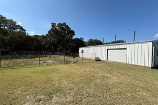 2277 Tanglewood St, Weatherford, TX 76085 - Photo 9