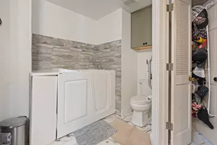 2100 Reflection Bay Dr, Arlington, TX 76013 - Photo 9