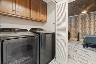 2100 Reflection Bay Dr, Arlington, TX 76013 - Photo 11