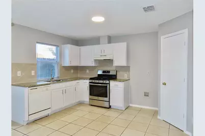 805 Gillon Drive, Arlington, TX 76001 - Photo 3