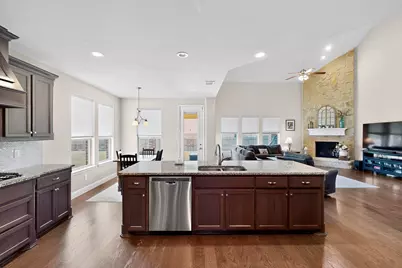 400 Clear Creek Drive, Mansfield, TX 76063 - Photo 9