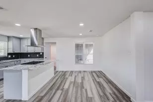 322 NE 29th St, Grand Prairie, TX 75050 - Photo 17