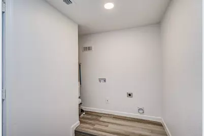 322 NE 29th Street, Grand Prairie, TX 75050 - Photo 19